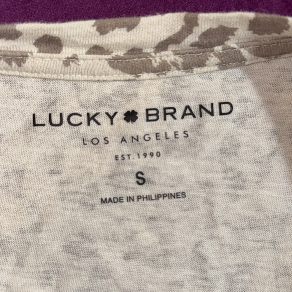 Lucky Brand shortsleeve casual shirt tan white animal leopard Print Women Top S - Picture 9 of 9